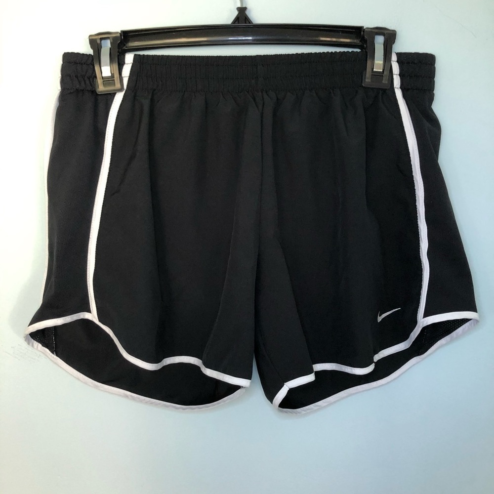 Nike Dri-Fit Black & White Athletic Shorts Size Medium